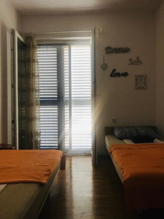 Holiday Home Nova Novalja Luaran gambar